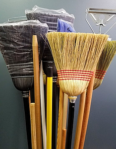 BRUSH - MOPS - BROOMS
